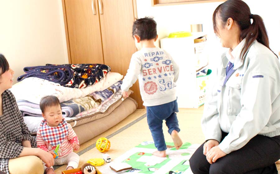 タタミスペースでお子様も安心して遊べます